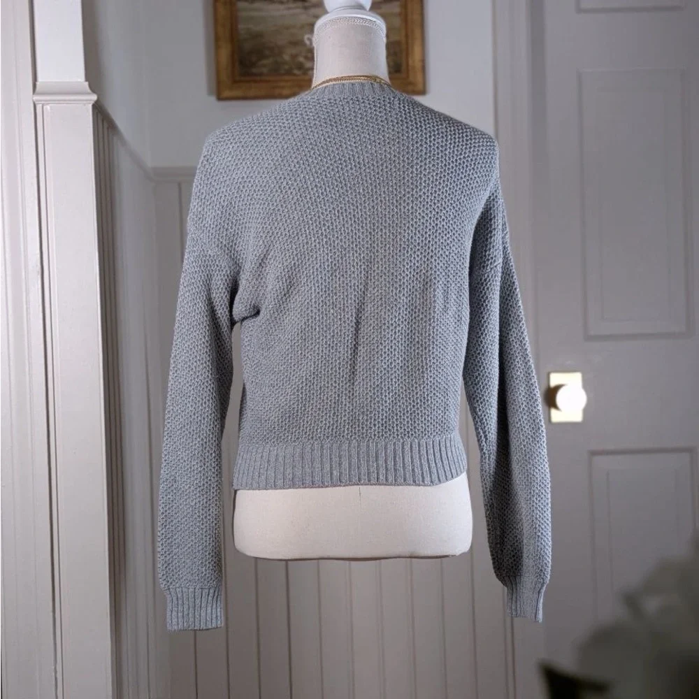 Hollister Grey Boxy Knit Cropped Sweater XS Textured Crewneck - Picture 2 of 10